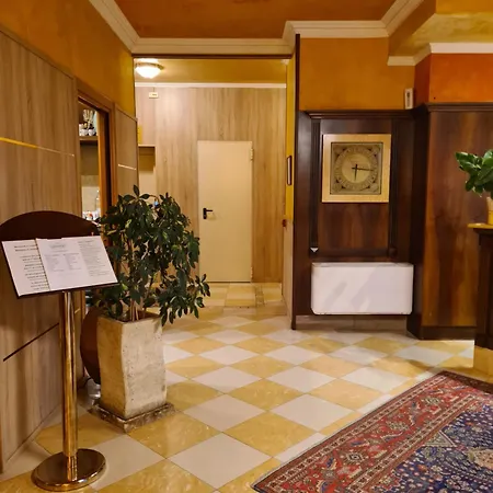 Hotel Lenotel 3*
