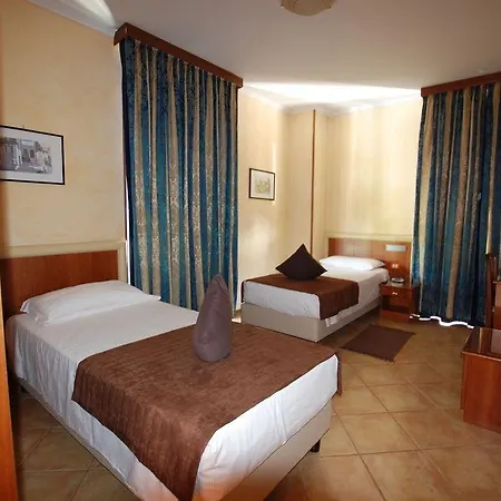 Lenotel Hotel 3*