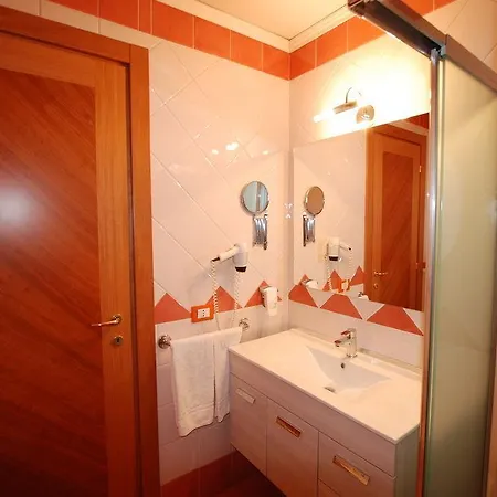 Lenotel Отель