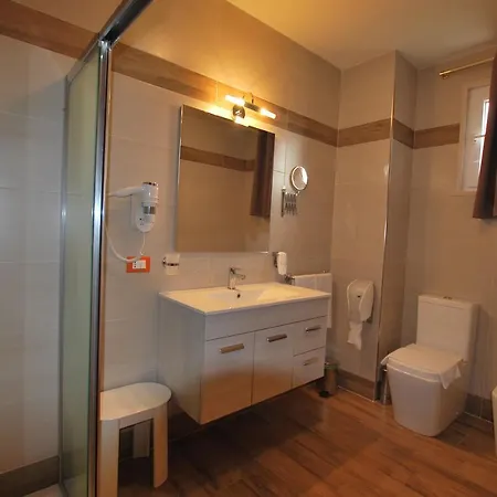 Hotel Lenotel 3*