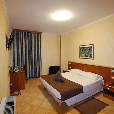 Lenotel فندق
