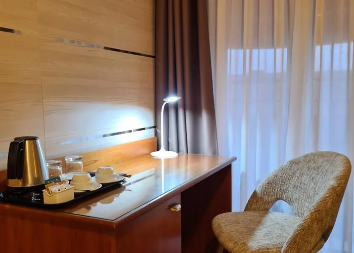 Hotell Lenotel 3*