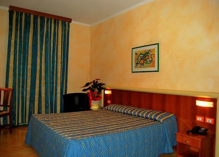 Hotell Lenotel 3*